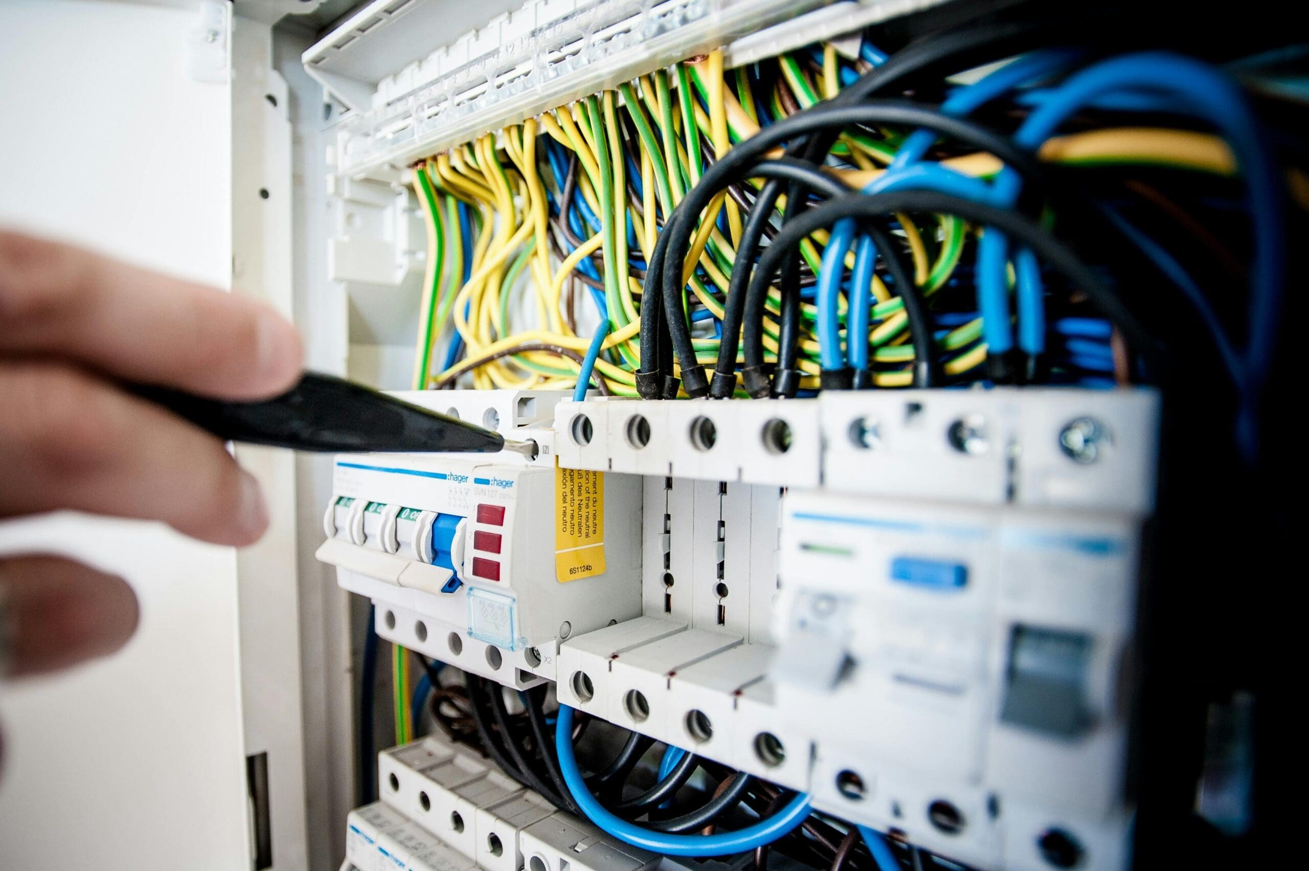 electrician (2) electrician